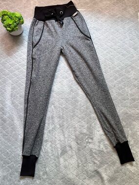✨ Athleisure sexy Model-Off-Duty Bombshell Sportswear Grey Joggers M